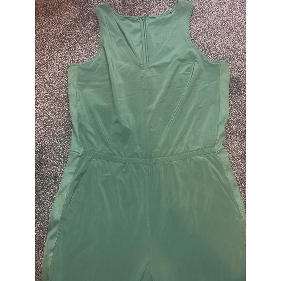 Athleta Brooklyn Jumpsuit Sz medium green Sleeveless One Piece Ribbed Pocket - Picture 2 of 3